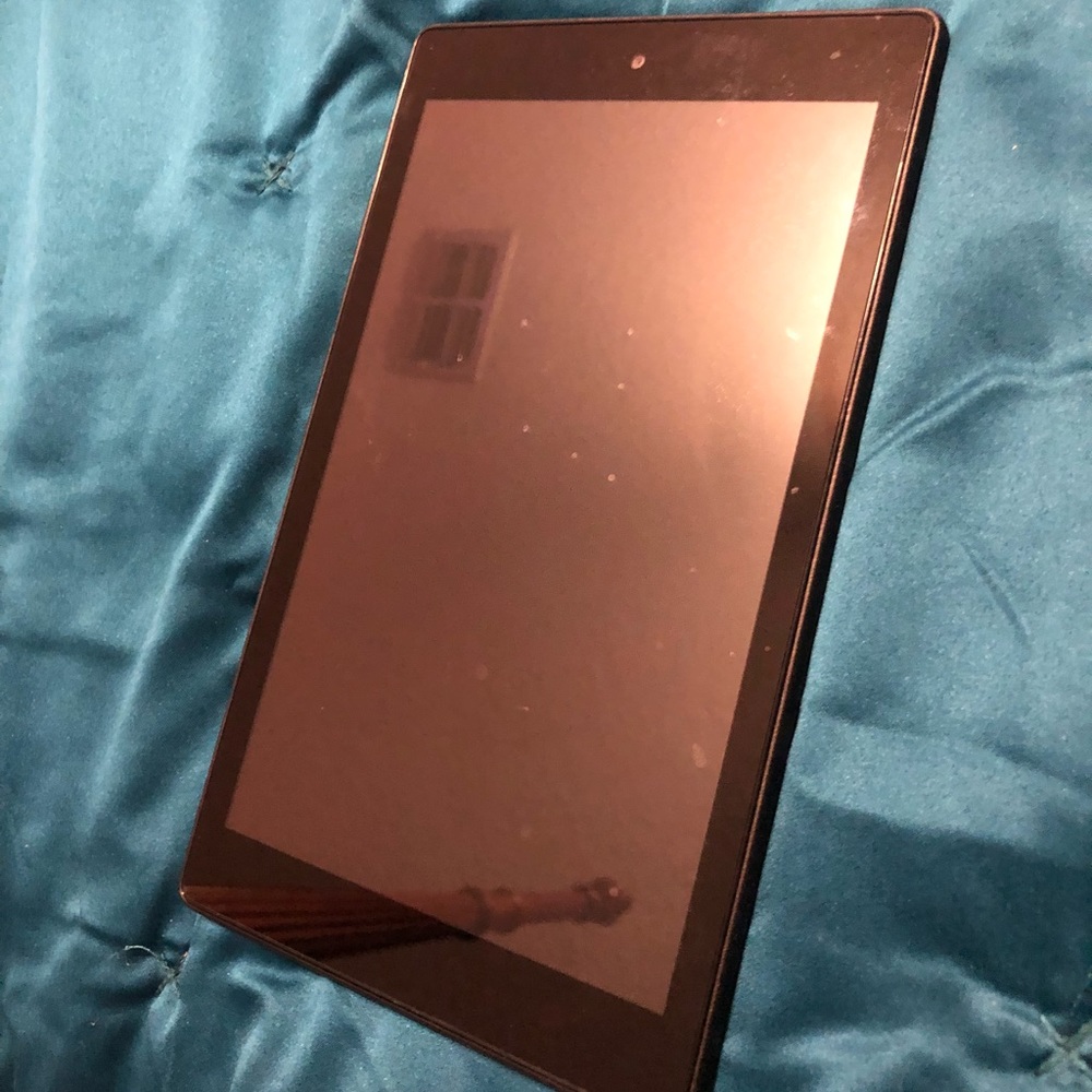 Amazon tablet - Picture 3 of 3